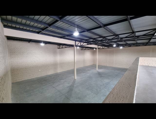712M² WAREHOUSE TO LET IN POMONA